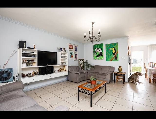 3 BEDROOM TOWNHOUSE FOR SALE IN RED HILL